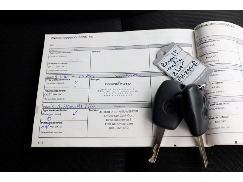 49573900-renault-trafic-9