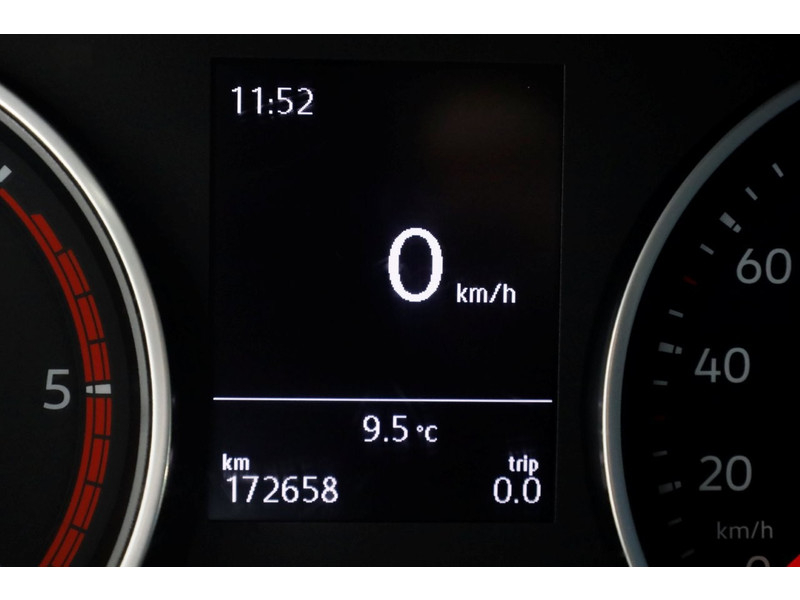 49594793-volkswagen-crafter-13