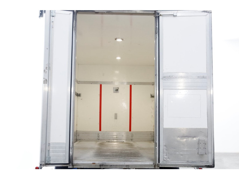 49594793-volkswagen-crafter-5