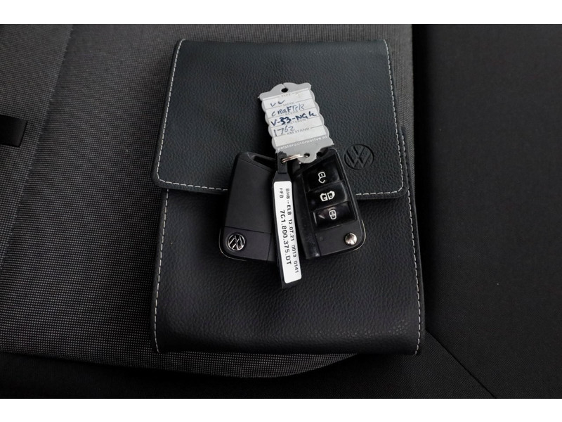 49595366-volkswagen-crafter-6