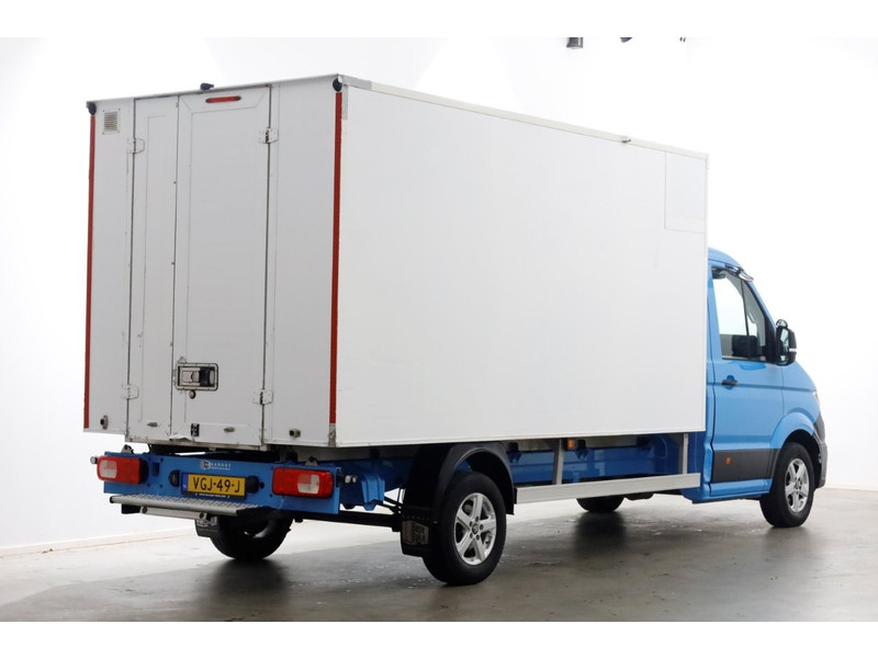 49600617-volkswagen-crafter-2