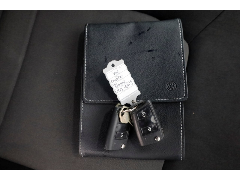 49600617-volkswagen-crafter-6