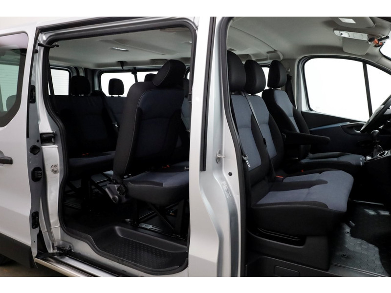 49649287-opel-vivaro-3