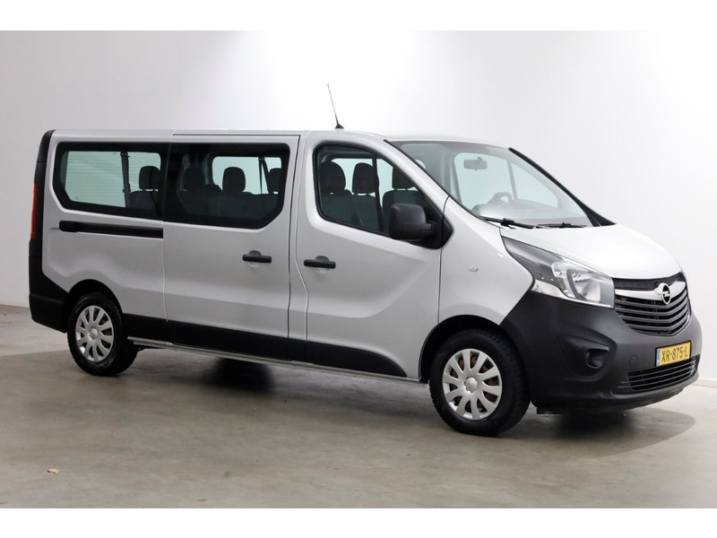 49706915-opel-vivaro-14