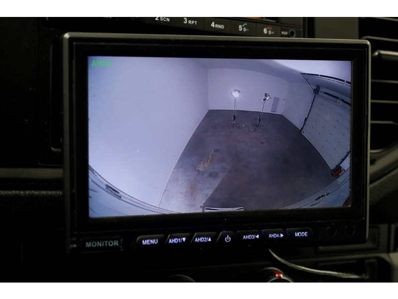 49720524-volkswagen-crafter-13