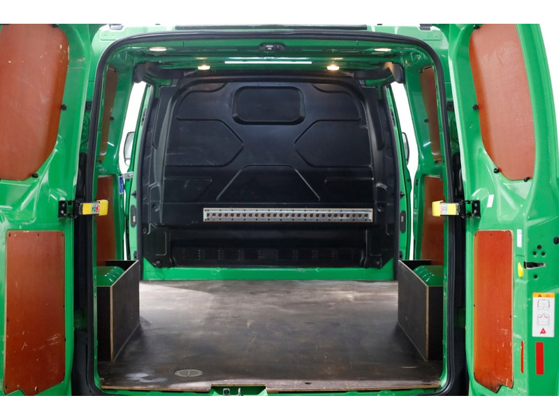 49721169-ford-transit-custom-3