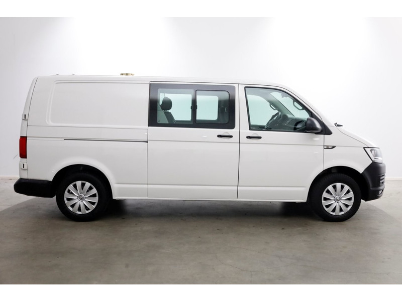 49726468-volkswagen-transporter-13