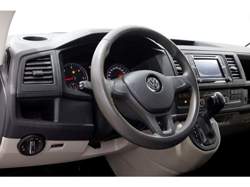 49726468-volkswagen-transporter-16