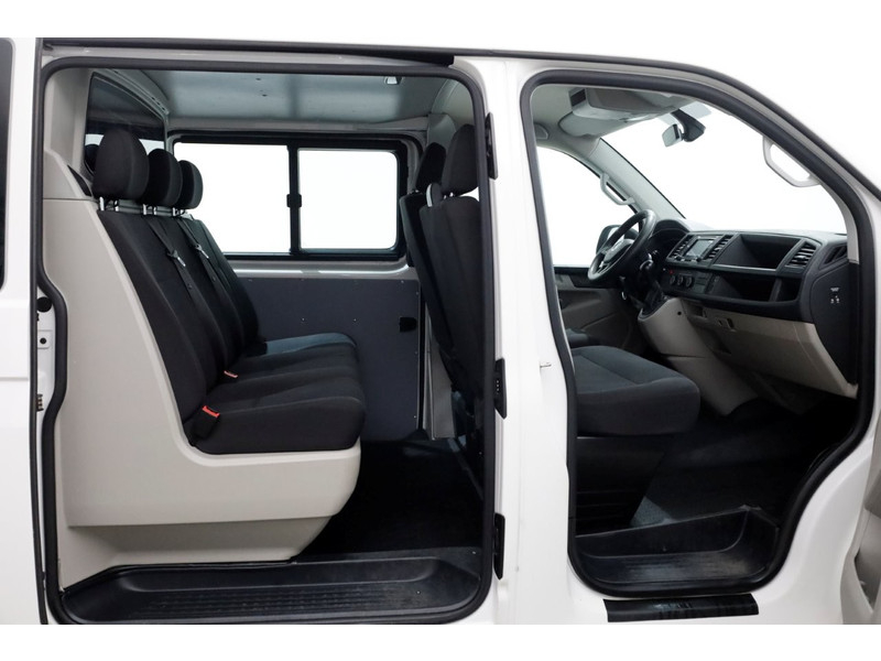 49726468-volkswagen-transporter-3