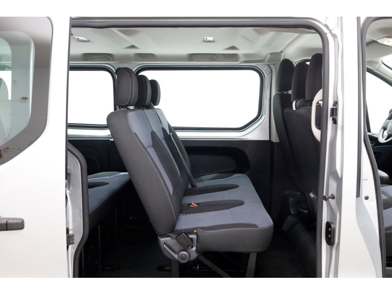 49743157-opel-vivaro-6