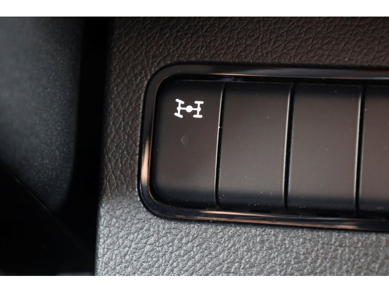 49758769-mercedes-benz-sprinter-18