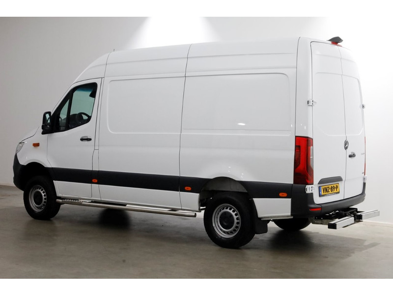 49758769-mercedes-benz-sprinter-9