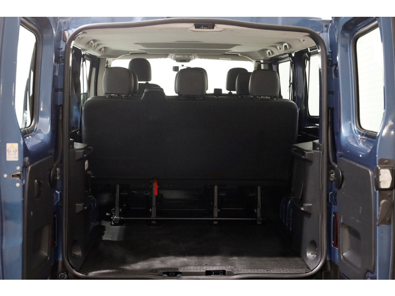 49793803-renault-trafic-8