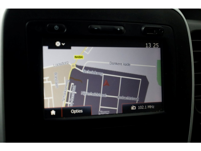 49927206-renault-trafic-16