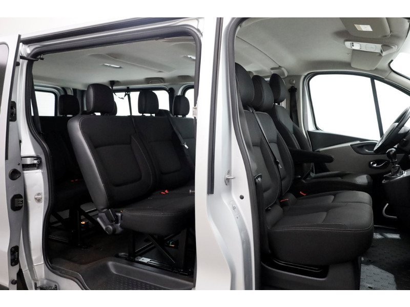 49927206-renault-trafic-3