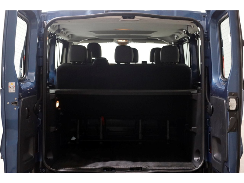 49927425-renault-trafic-8