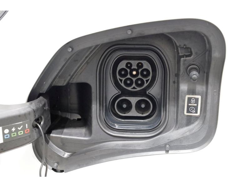 49949810-peugeot-e-expert-21