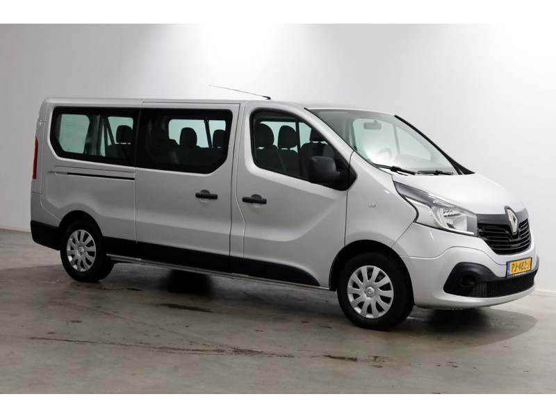 49964319-renault-trafic-13