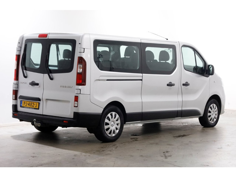 49964319-renault-trafic-2
