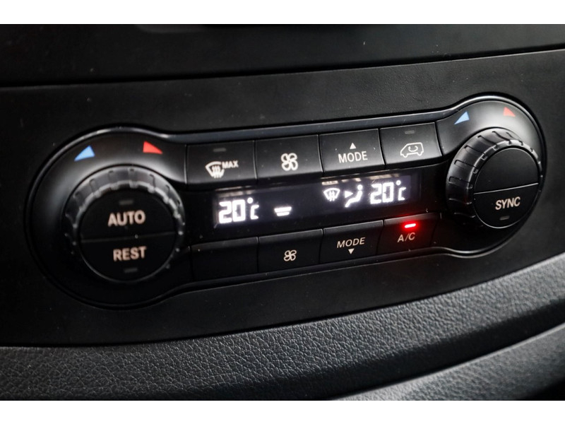 50077430-mercedes-benz-vito-15