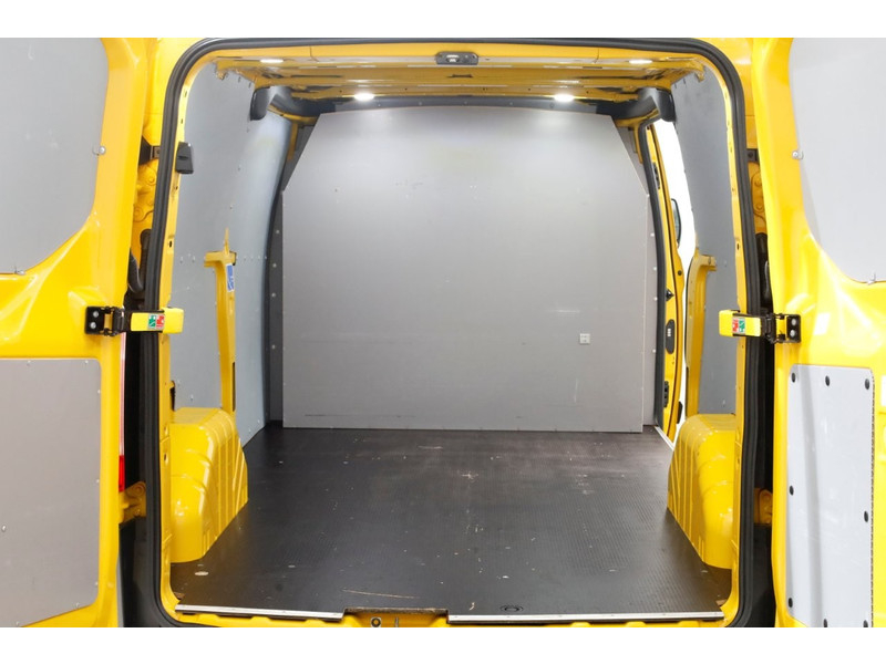 50077621-ford-transit-custom-5