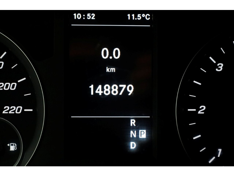 50078223-mercedes-benz-vito-23