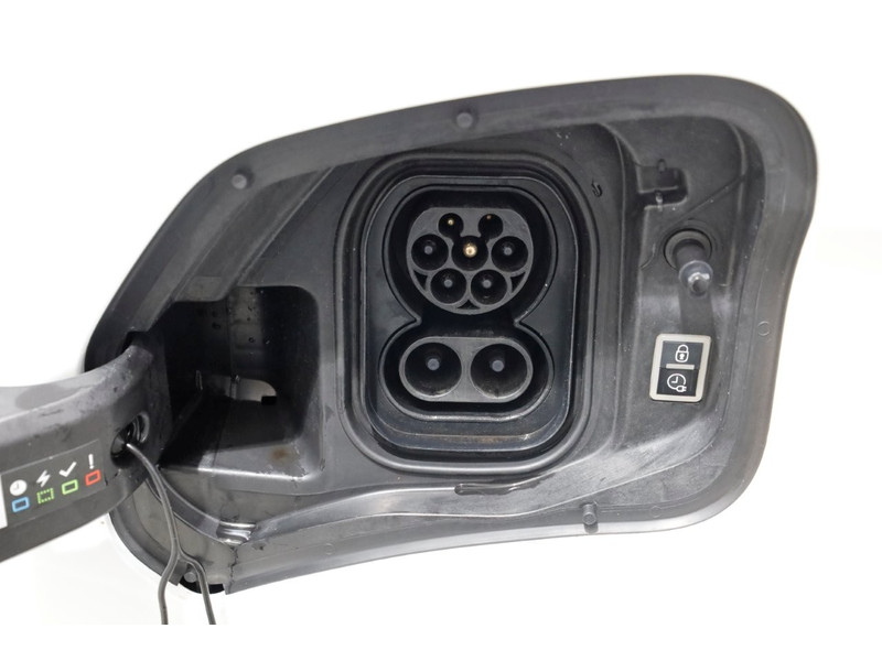 50081607-opel-vivaro-e-12