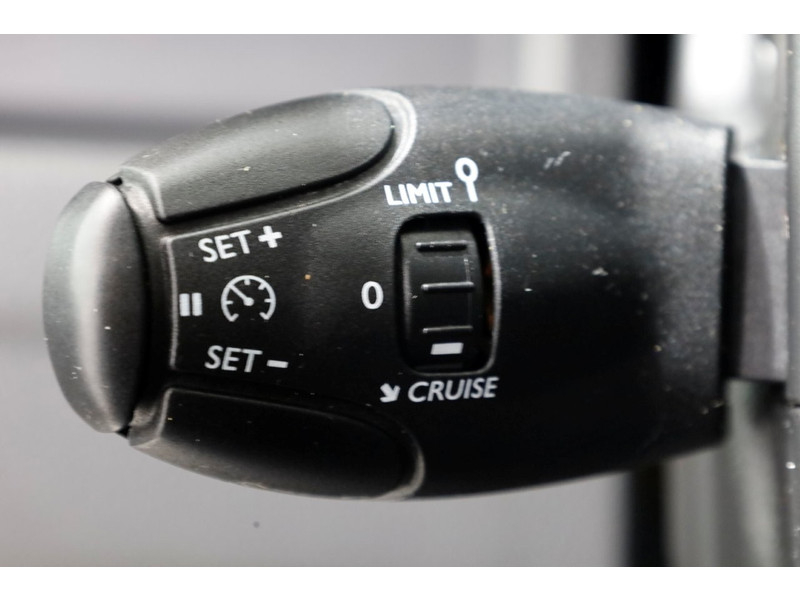 50083410-opel-vivaro-e-18