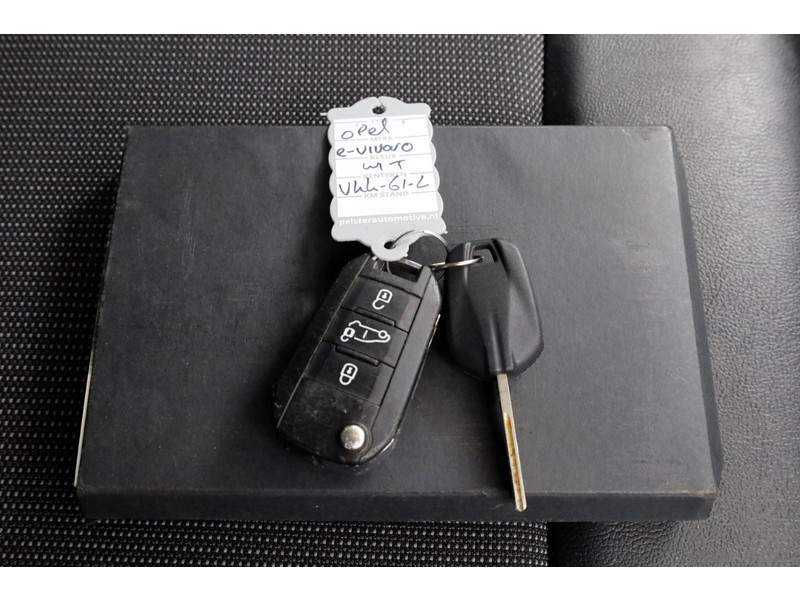 50083410-opel-vivaro-e-7