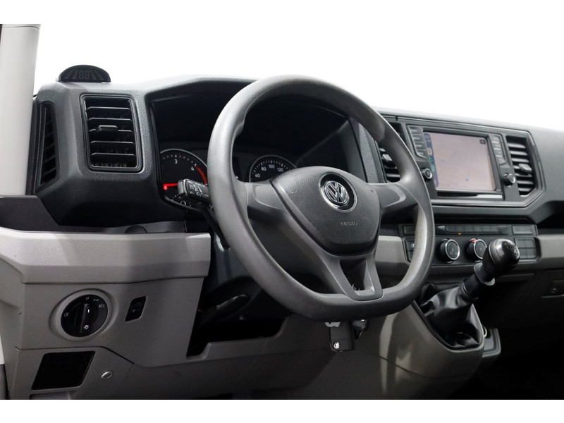 50110588-volkswagen-crafter-14