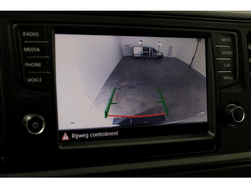 50110588-volkswagen-crafter-15