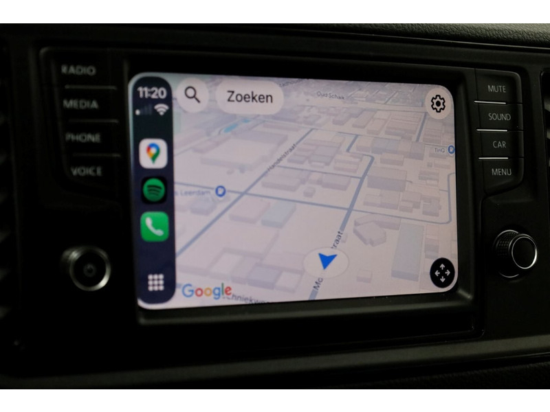 50110588-volkswagen-crafter-16