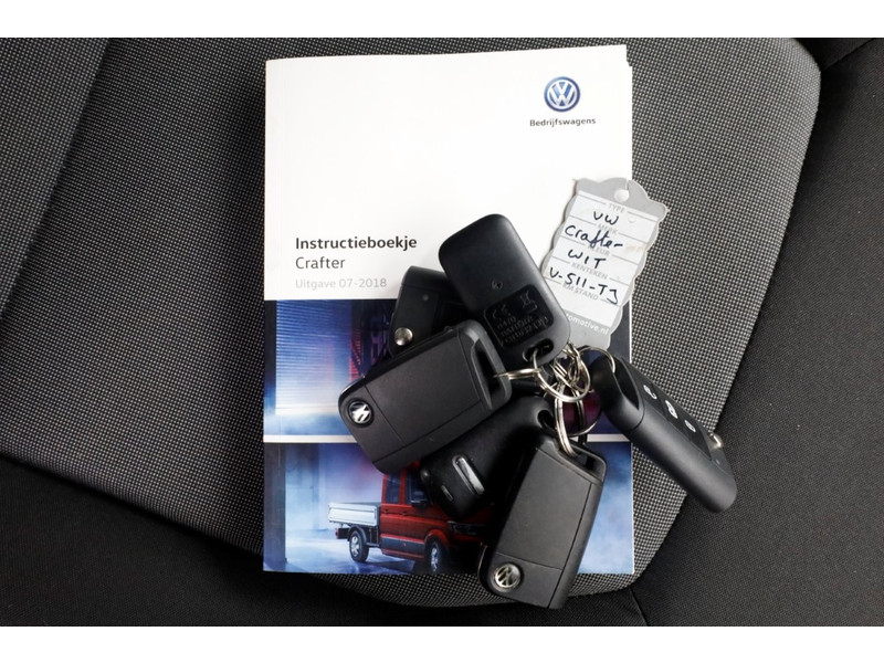 50110588-volkswagen-crafter-6