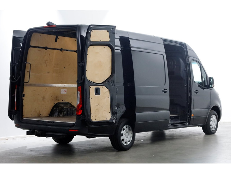 50111043-mercedes-benz-sprinter-12