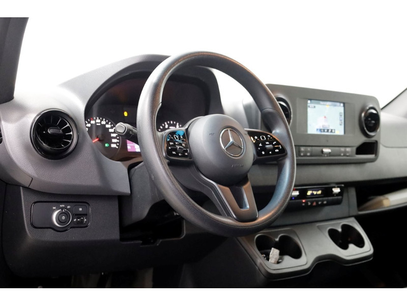 50111043-mercedes-benz-sprinter-14