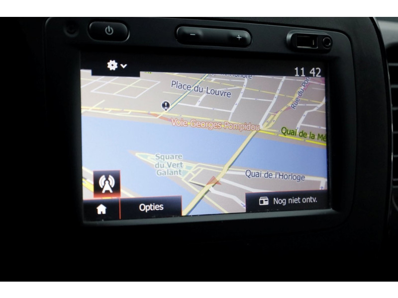 50134352-opel-vivaro-17