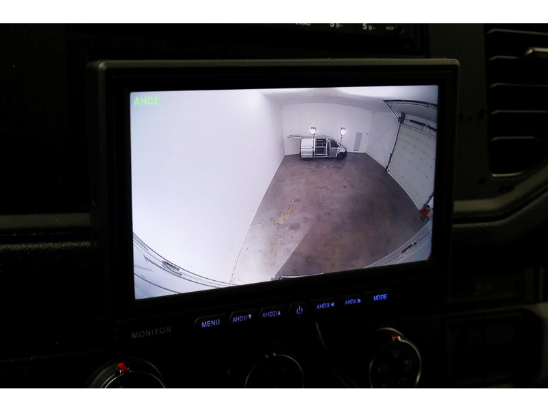 50167680-volkswagen-crafter-13