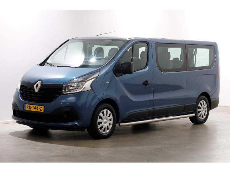 50236721-renault-trafic-11