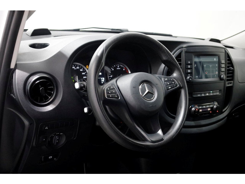 50257929-mercedes-benz-vito-15