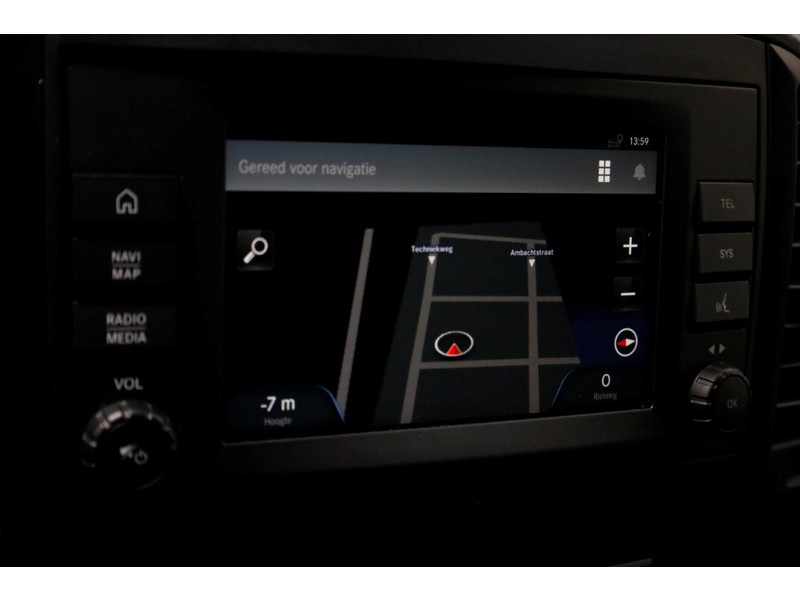 50257929-mercedes-benz-vito-16