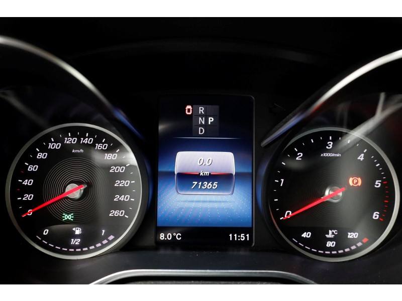 50259602-mercedes-benz-v-klasse-36