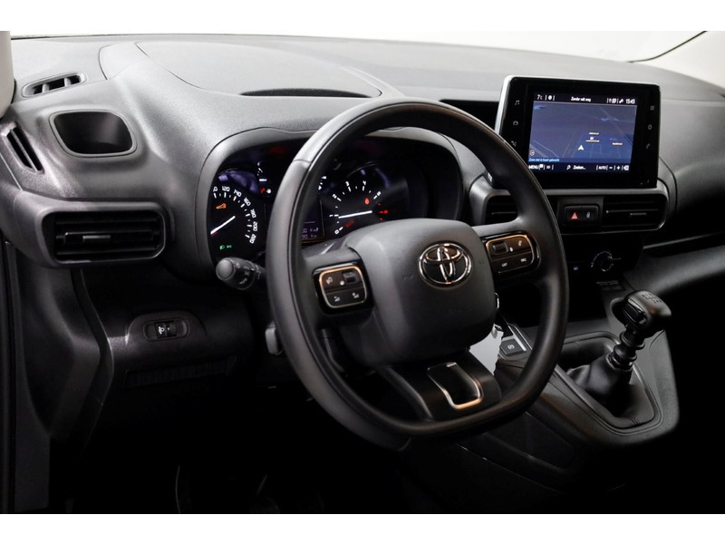 50300282-toyota-proace-city-13