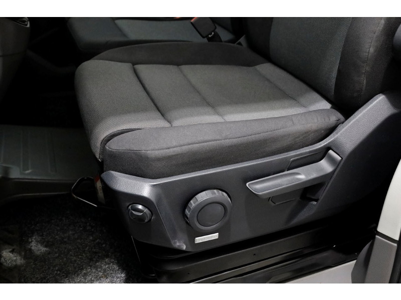 50317482-volkswagen-crafter-14