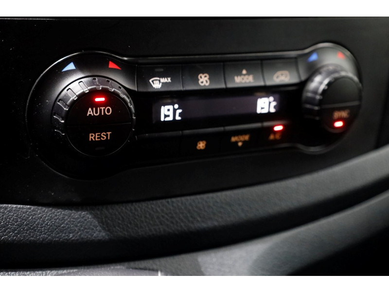 50470985-mercedes-benz-vito-15