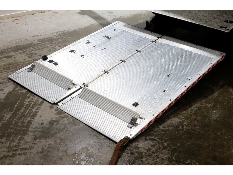 50471680-ford-transit-12