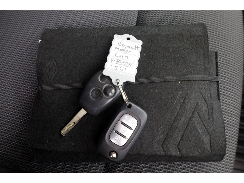 50539742-renault-master-6