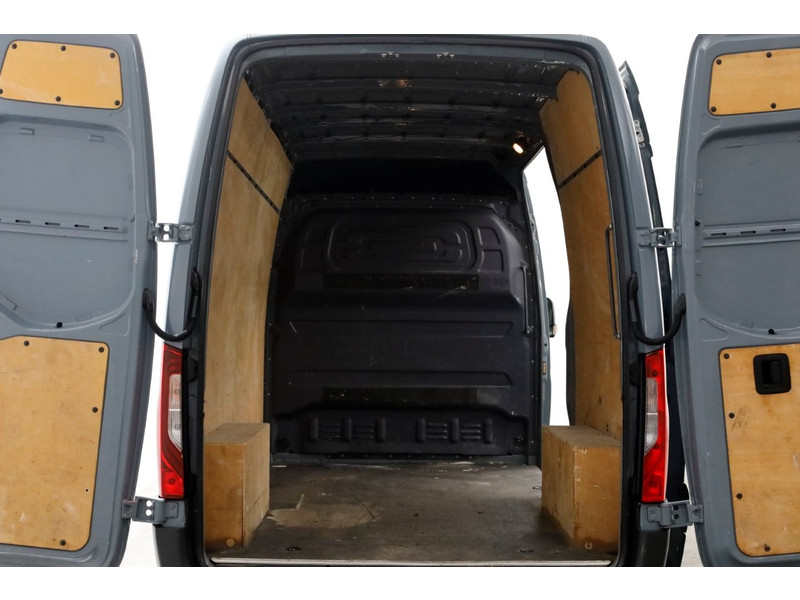 50549363-mercedes-benz-sprinter-5