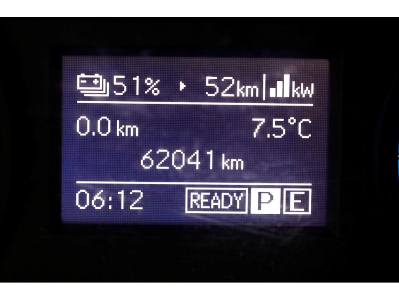 50742615-mercedes-benz-evito-16