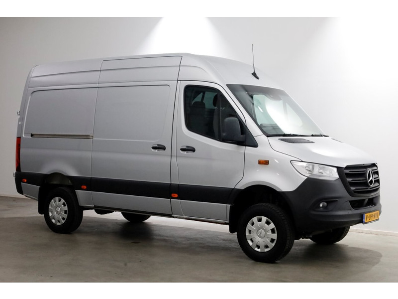 50742929-mercedes-benz-sprinter-10