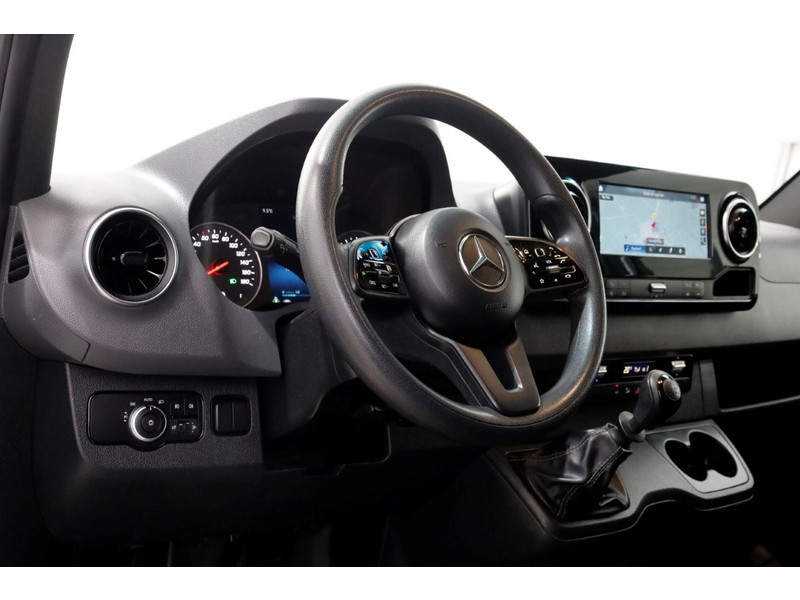 50742929-mercedes-benz-sprinter-13